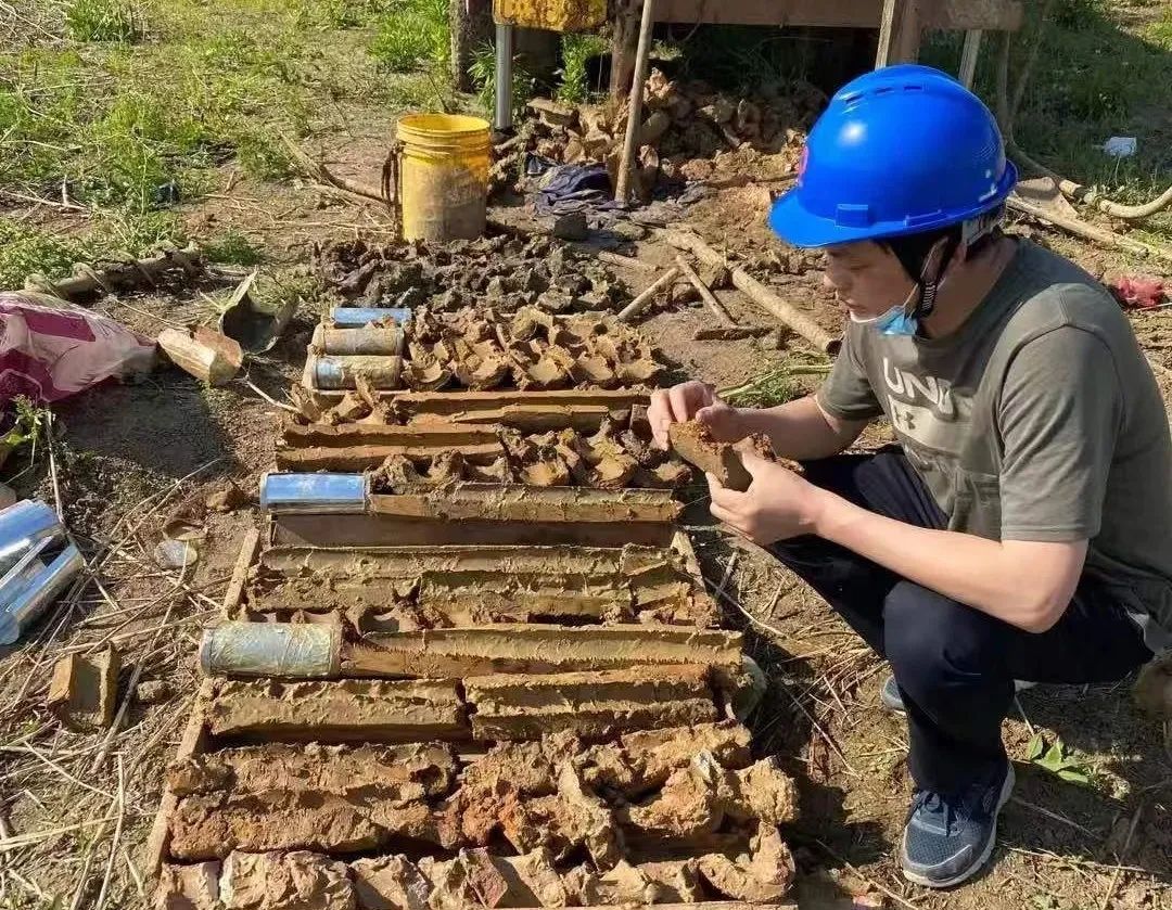 2022051819334080042 2022051819334080042